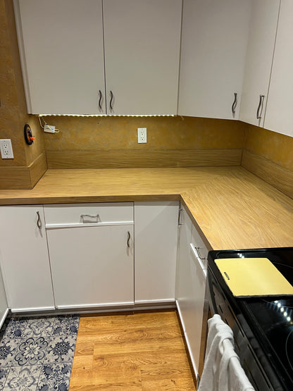 Kitchen Countertop Upgrade – From Dated Wood to Bright, Modern Marble