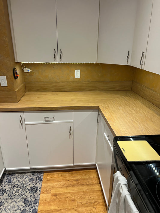 Kitchen Countertop Upgrade – From Dated Wood to Bright, Modern Marble