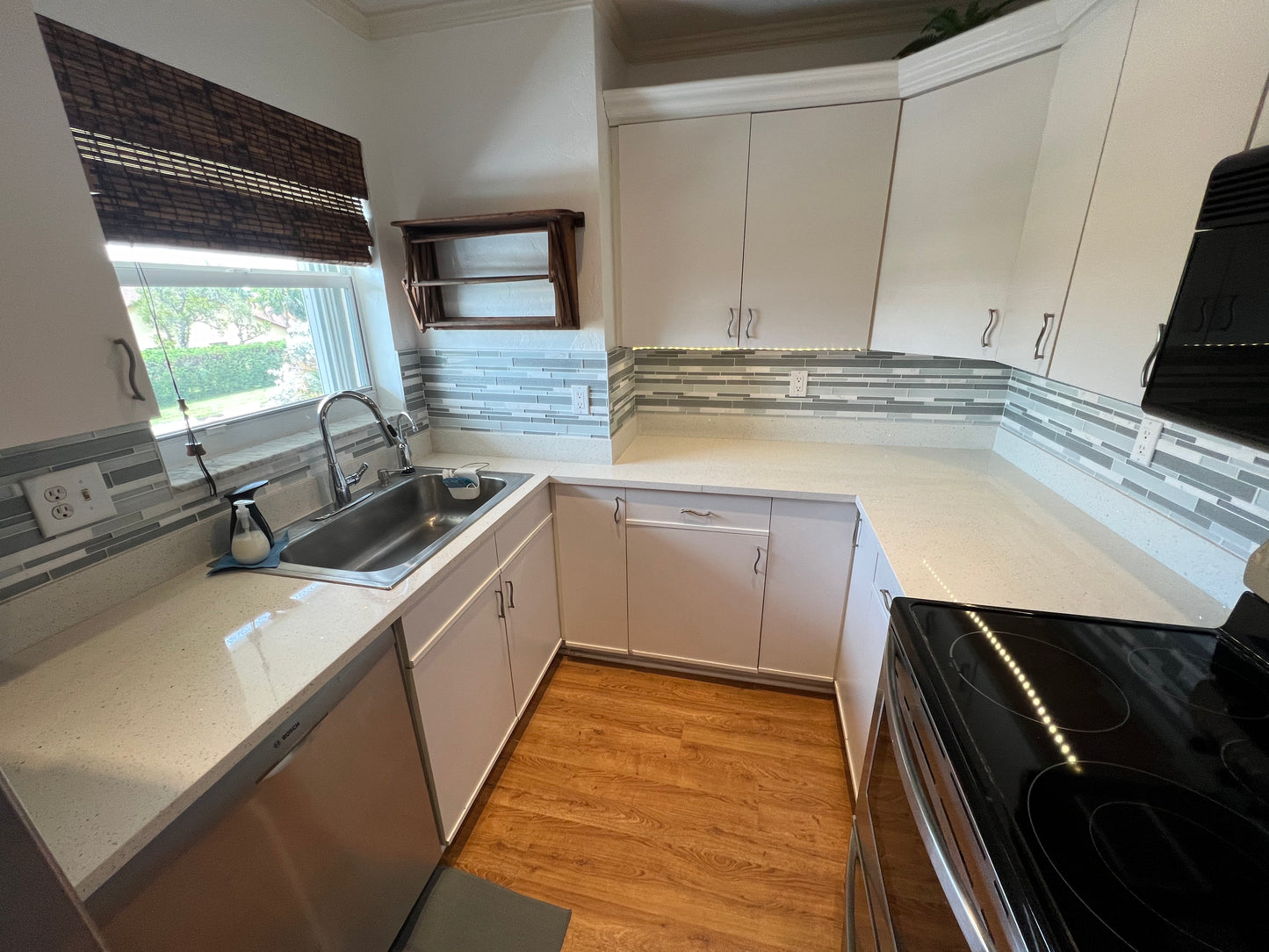Kitchen Countertop Upgrade – From Dated Wood to Bright, Modern Marble